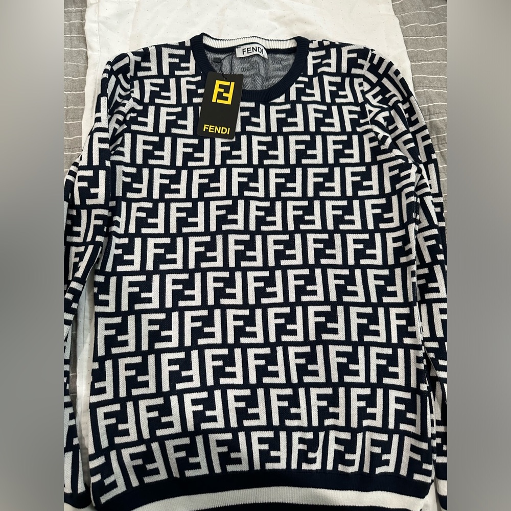 Crew neck sweater